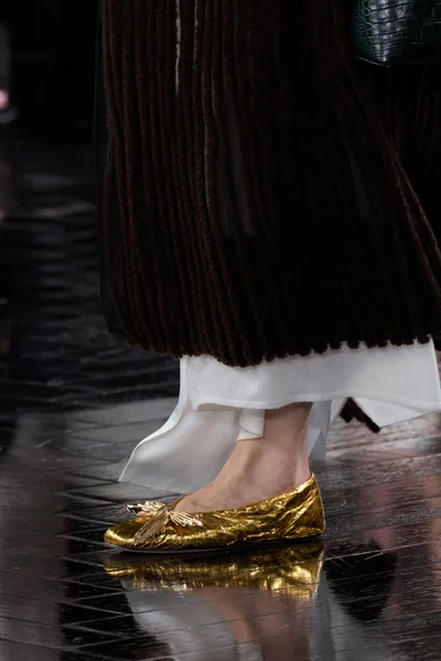 Look 50